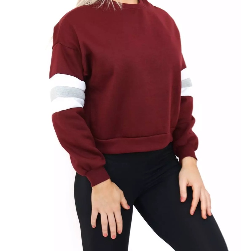 Chic Burgundy Sweatshirt with Striped Sleeves